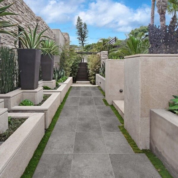 Concrete Rock Grey Grip 300×600